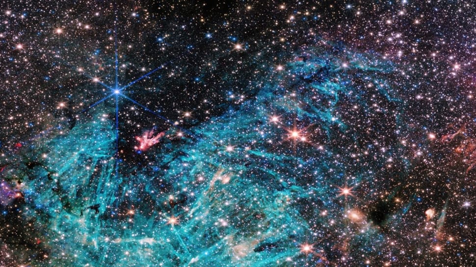 5,00,000 Stars: NASA Releases ‘Never-Before-Seen’ Photo Of Star-Forming Region Sagittarius C | Science & Environment News – The TechLead