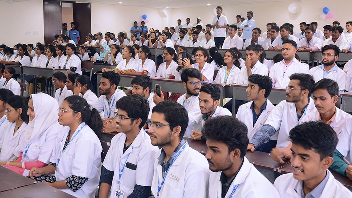 Medical colleges enforcing strict dress code for students in Telangana – The TechLead