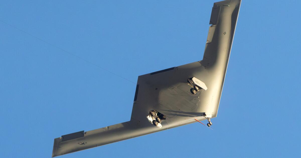 Air Force’s new B-21 Raider stealth bomber first flight over Palmdale – The TechLead