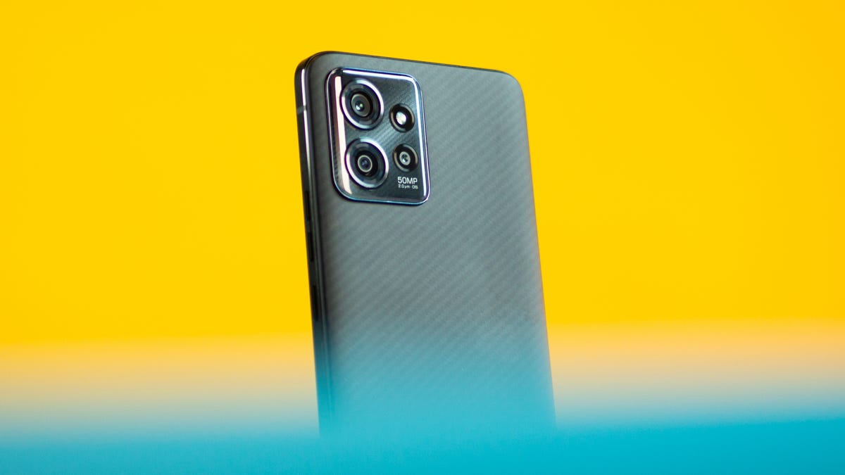 My Favorite Motorola Phone in 2023 Is on Sale for $400 – The TechLead