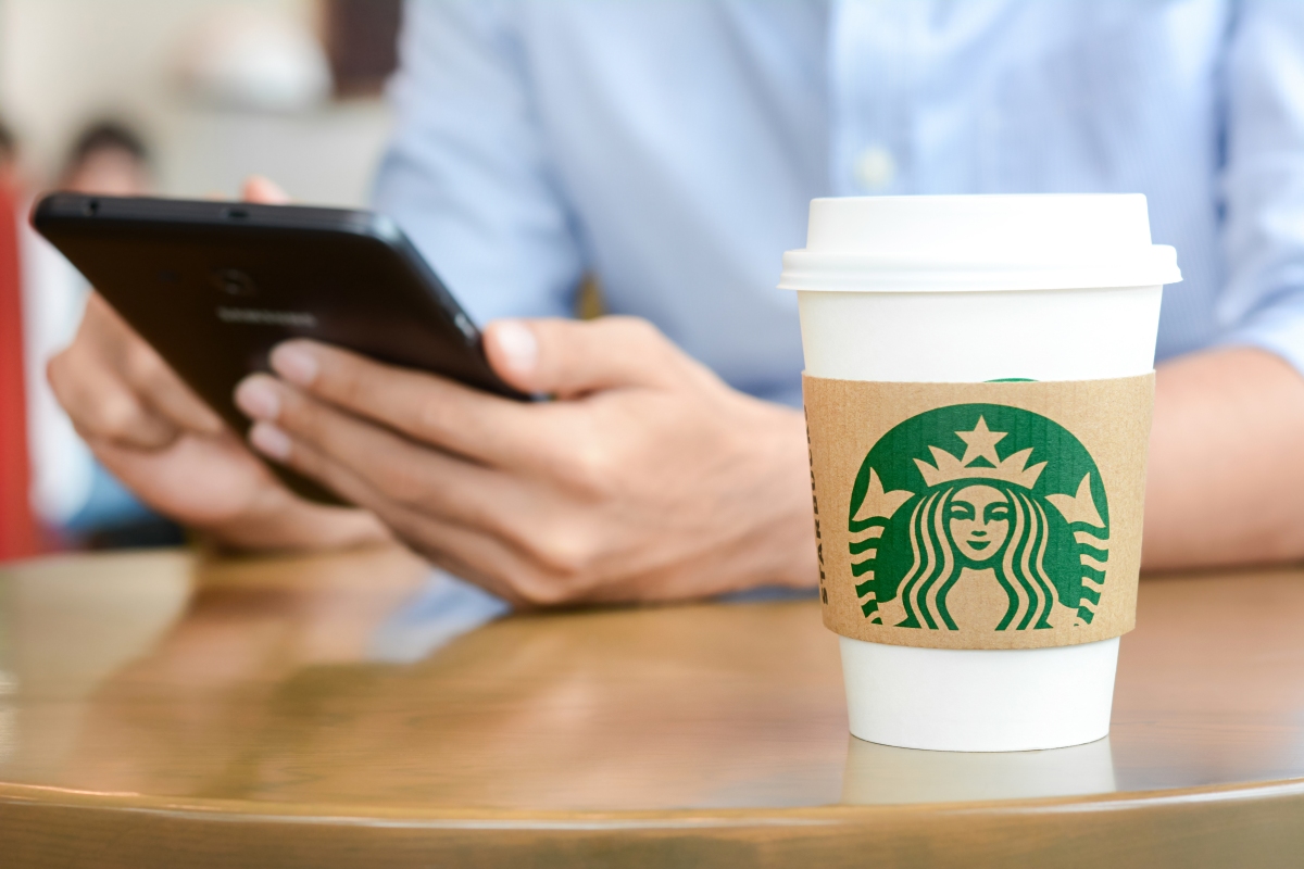 Starbucks accused of using dark patterns in its app to retain nearly $900 million – The TechLead