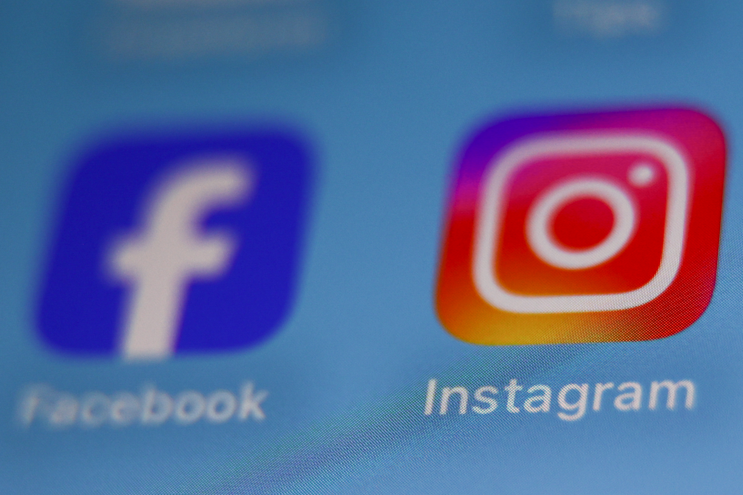 Meta to Hide Posts from Teens’ Instagram and Facebook Feeds – The TechLead