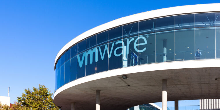 VMware customers face uncertain future as Broadcom ends VMware partner programs – The TechLead