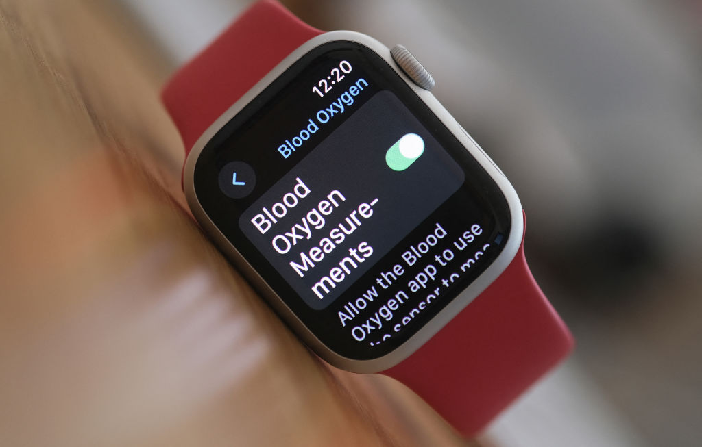 Apple to Sell Watches With Blood-Oxygen Feature Disabled – The TechLead