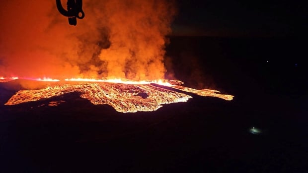 Volcano erupts in Iceland, forcing another evacuation for fishing town – The TechLead