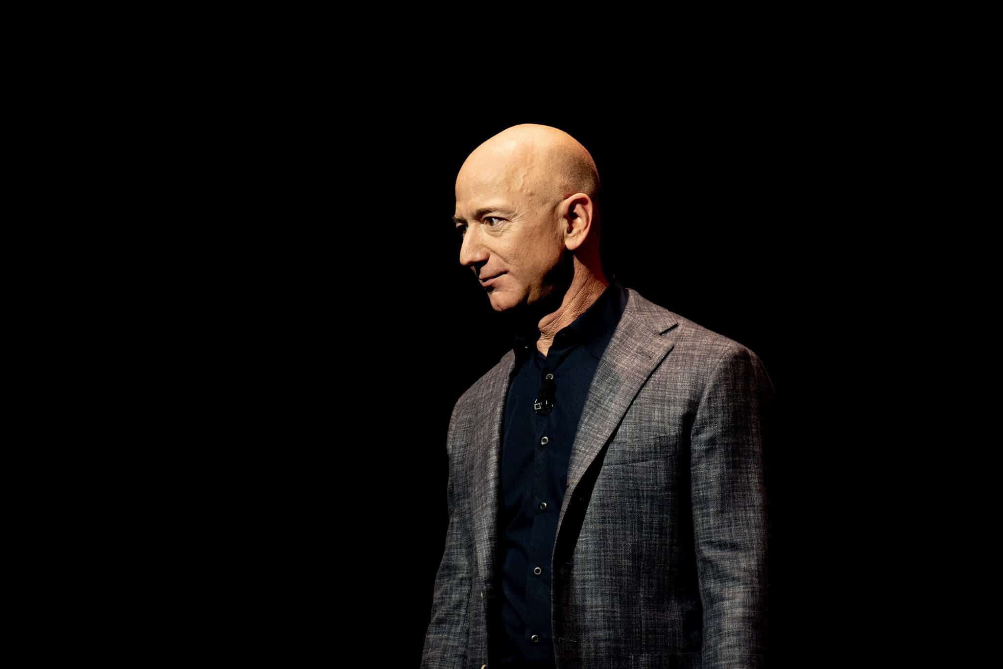 Jeff Bezos To Cash Out Amazon Stocks By January 2025 – The TechLead