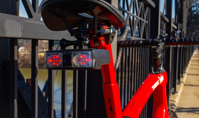 Raspberry Pi-powered AI bike light detects cars, alerts bikers to bad drivers – The TechLead