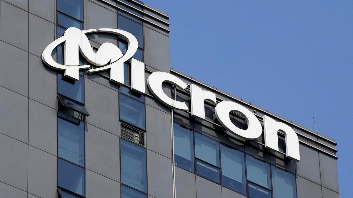 Micron tumbles as AI revenue surge falls short of lofty expectations – The TechLead