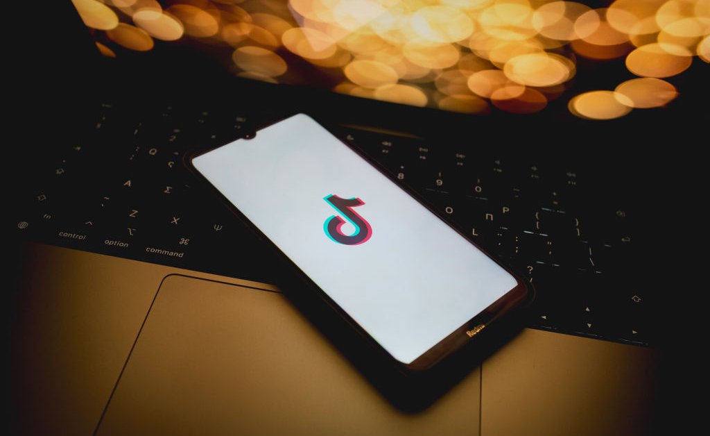 TikTok Hackers Target Direct Messages. Are You at Risk? – The TechLead