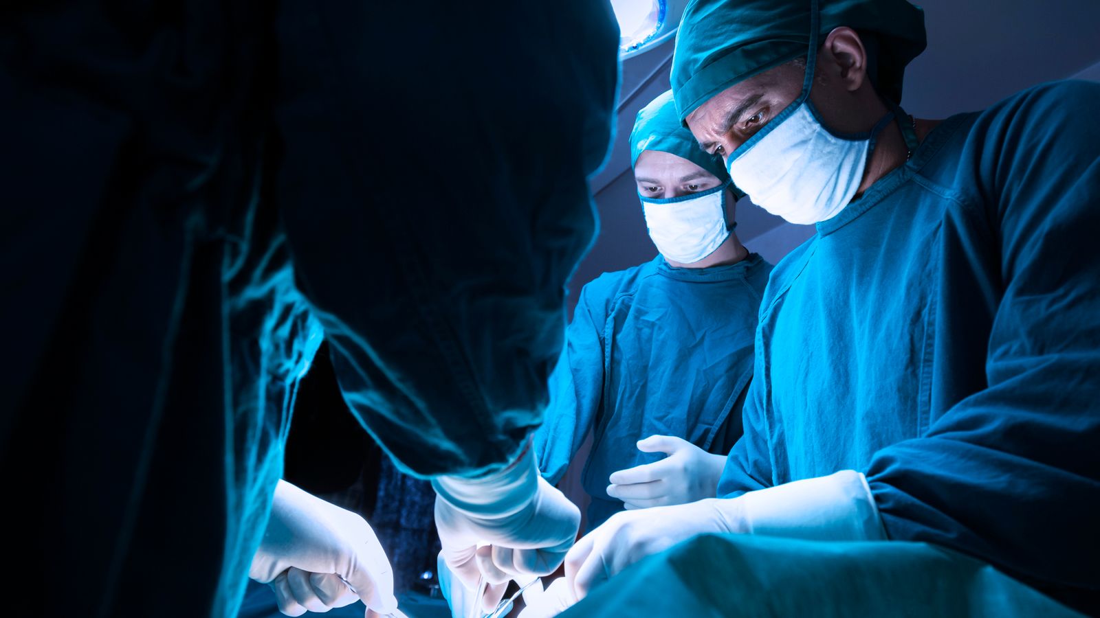 Glowing dye helps doctors find more prostate cancer cells during surgery, says University of Oxford | Science & Tech News – The TechLead