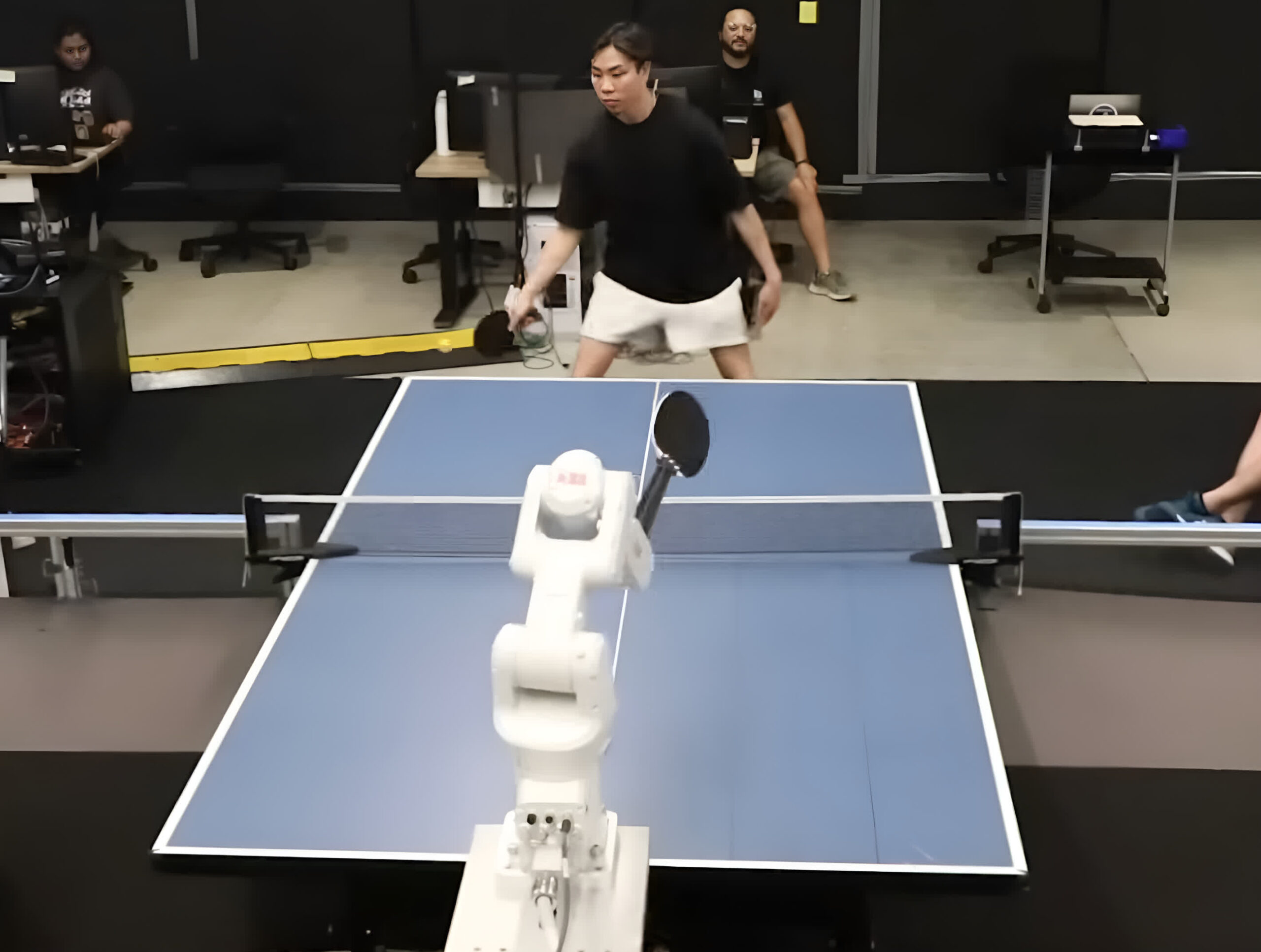 Watch Google’s DeepMind robot play table tennis against human players – The TechLead