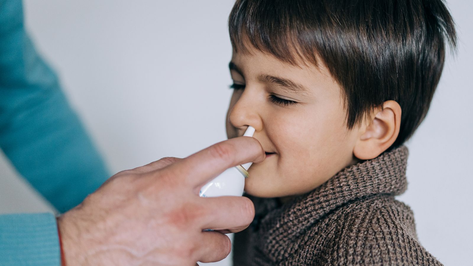 Giving children salt water nasal drops can cut duration of a cold and stop it spreading, study suggests | UK News – The TechLead